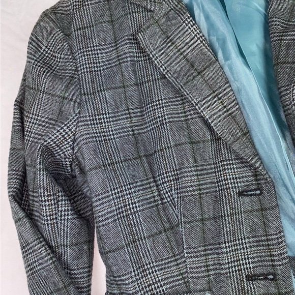 Blazer - Picture 4 of 9